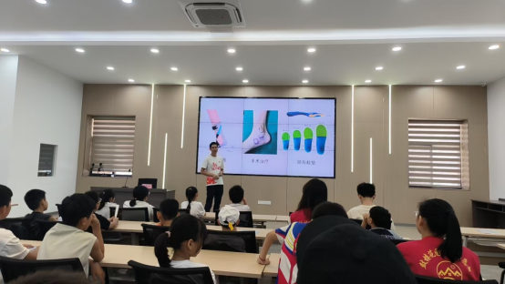 青少年健康科普活動走進鼓樓花園社區(qū)